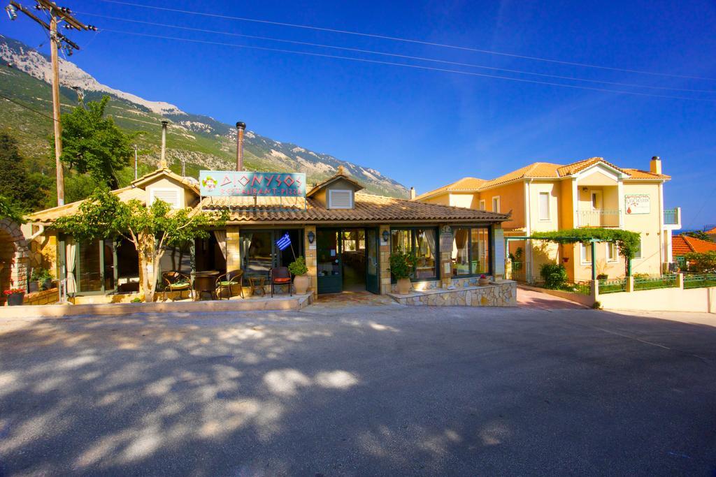 Maria Apartments Лурдата Екстериор снимка
